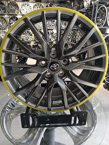 Шины и диски: Литые Диски R 18 Toyota, отверстий - 5 — 1