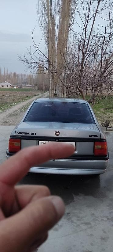 bwm 5: Opel Vectra: 1993 г., 1.8 л, Бензин, Седан — 3