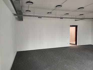 малодой гвардия: Аренда офисов, 50 м², В бизнес центре, С системой безопасности — 4
