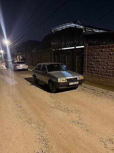капият: ВАЗ (ЛАДА) 21099: 2001 г., Седан — 10