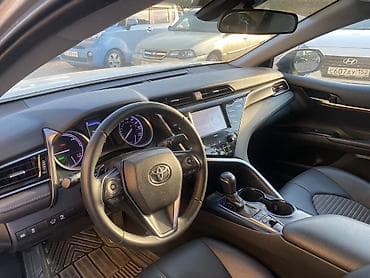 prius v: Toyota Camry: 2020 г., Вариатор, Гибрид, Седан — 9