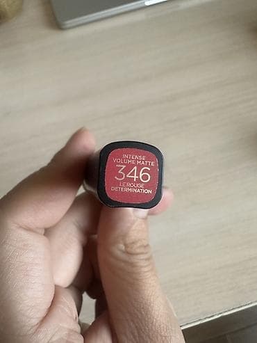 Табылгалар, бекерге берем: Губная помада L’Oréal Paris Color Riche Intense Volume Matte, оттенок — 2