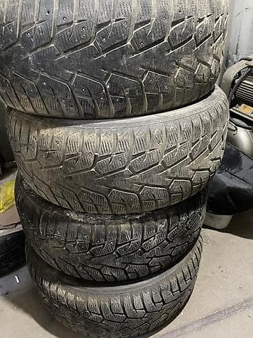 suv: Срочно срочно оооочень срочно 🔥🔥🔥🔥🔥🔥Комплект зимних шипованных шин — 2