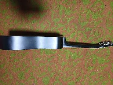 микрофон колонки: Акустическая гитара с вырезом (дредноут, черная матовая). - Корпус — 3