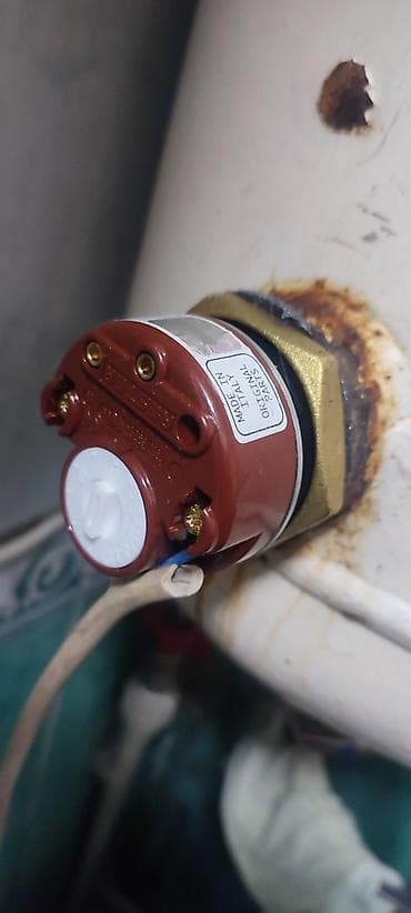 газовый уличный обогреватель: Накопительный водонагреватель Объем бака: 100 л, Электрический, Регулятор температуры, Металл, Б/у — 2