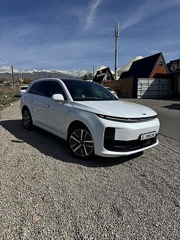 Lixiang L6: 2024 г., 1.5 л, Автомат, Гибрид, Кроссовер