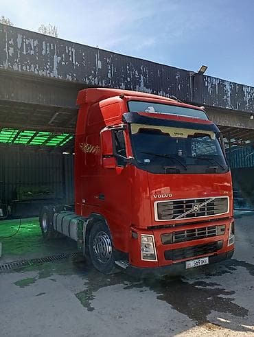 Тягач, Volvo, 2007 г., Тентованный