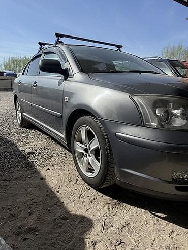 салон машины: Toyota Avensis: 2003 г., 2 л, Ручные, Бензин, Седан — 8