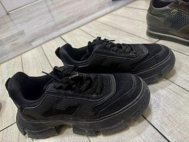 сколько стоит лабутены: Кроссовки, 35, Loro Piana, Б/у, цвет - Черный — 2