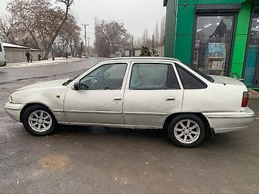 Daewoo Nexia: 2004 г., 1.5 л, Механика, Бензин, Седан