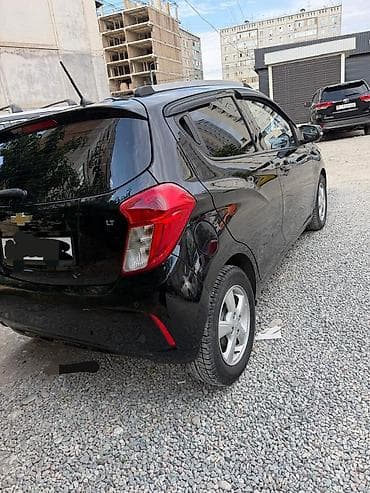 Chevrolet Spark: 2017 г., 1 л, Робот, Бензин, Хэтчбэк