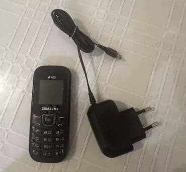 простые телефоны: Samsung E1252, Б/у, цвет - Черный, 2 SIM — 2