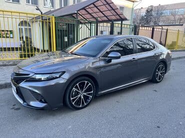 Toyota Camry: 2018 г., 2.5 л, Автомат, Бензиновая, Седан