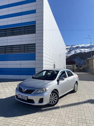 Toyota: Toyota Corolla: 2011 г., 1.3 л, Механика, Бензин, Седан — 1