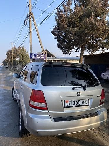 авто рам: Внедорожник 4x4, серебристый кузов. Кузов и экстерьер: - Классический — 5