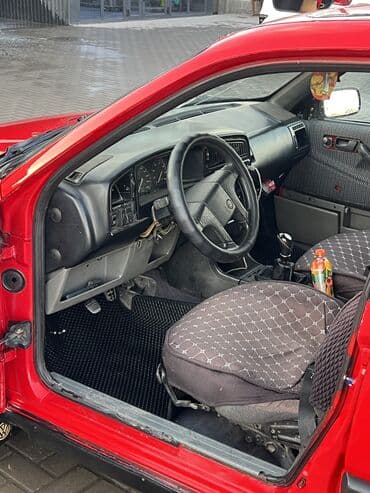 меняю на 07: Volkswagen Passat: 1988 г., 1.8 л, Механика, Бензин, Универсал — 4