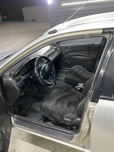 мзда 323: Mazda Familia: 1995 г., 1.6 л, Механика, Бензин, Седан — 6