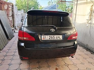 transporter multivan: Toyota Avensis Verso: 2002 г., 2 л, Механика, Бензин, Минивэн — 4