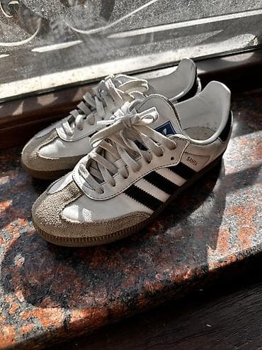 красовки puma: Adidas Samba OG — классические кроссовки в белом цвете с черными тремя — 4