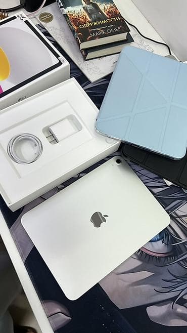 Планшеты: Планшет, Apple, память 128 ГБ, 11" - 12", Wi-Fi, Б/у, Классический цвет - Серебристый — 2