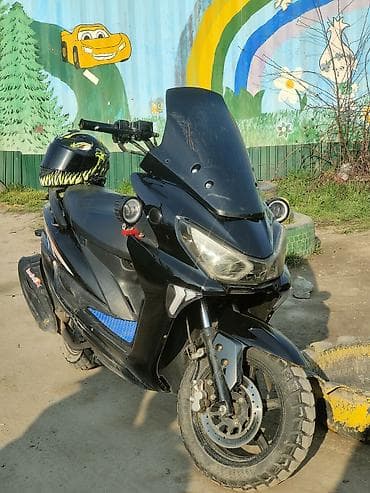 обмен скутера: Макси-скутер 150 куб. см, Бензин — 2