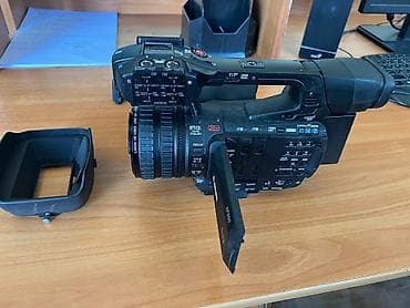 Продаю профессиональную видеокамеру Canon XF 200 с сумкой