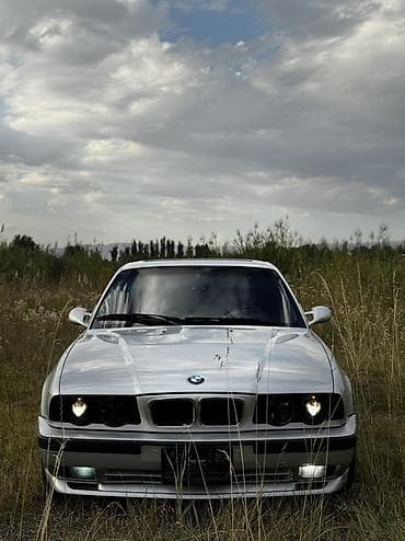 ош е34: BMW 5 series: 1993 г., 4.4 л, Кол менен иштөөчү, Бензин, Седан — 1