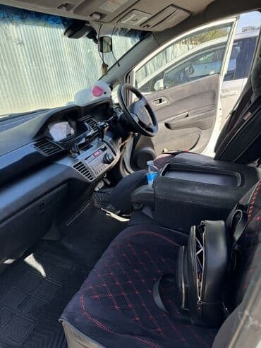 выкуп авто нексия: Honda Edix: 2004 г., 2 л, Автомат, Бензиновая, Минивэн — 10