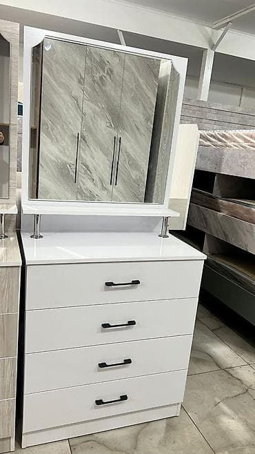 Балдар эмереги: Кийим үчүн комод, Жаңы, Күзгүсү менен, ЛДСП, Акысыз жеткирүү — 10