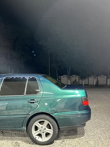 1995: Volkswagen Vento: 1995 г., 1.8 л, Механика, Бензин, Седан — 2