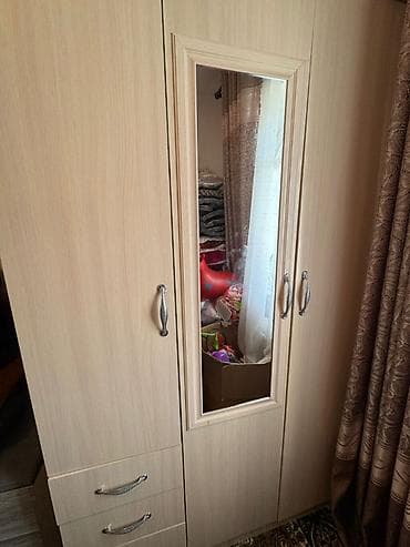 уй эшиктери: Шкаф жана сандык сатылат. Баткен шаарында. 11 000 сом жана 5 000 сом — 1