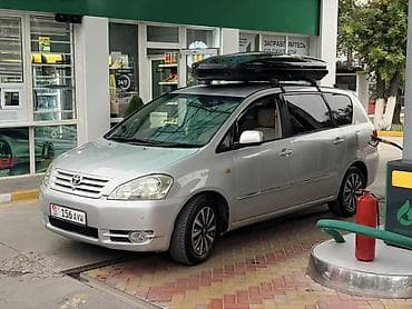 семиместное авто: Toyota Ipsum: 2002 г., 2.4 л, Автомат, Бензин, Минивэн — 8