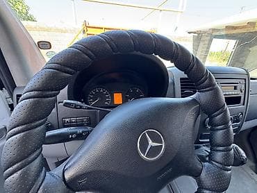 Грузовой фургон Mercedes‑Benz Sprinter 315. Мотор Ом 646, самый — 7