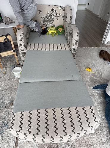 диванчик кресло: Кресло мягкое, широкое, с высоким округлым спинальным блоком и — 4