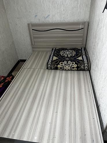 Мебель: Односпальная кровать, Б/у, С ящиком для хранения, длина - 200 см — 2