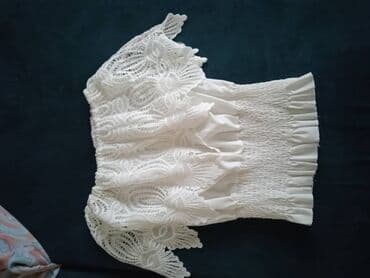 блузка очень красивая: Продаю блузку и топик каждый без торг — 1