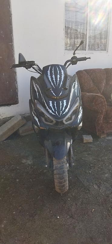 Продается скутер, в хорошем состоянии. Яндекс сумка в подарок. торг