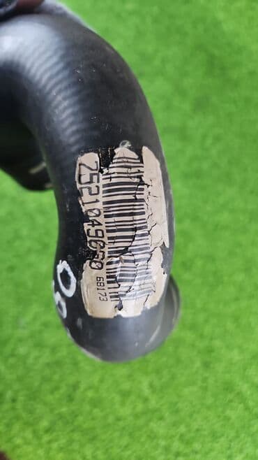 блок предохранителей: Патрубок 1152 7 521 049 Е82 е90 е60 е70 е65 Е70 Год 2010 В — 4