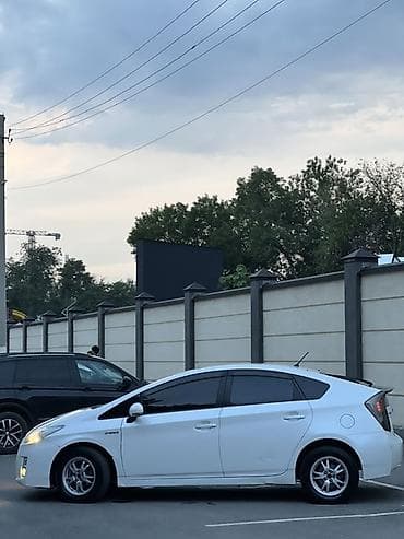 машина жентра: Toyota Prius: 2010 г., 1.8 л, Вариатор, Гибрид, Хэтчбэк — 5