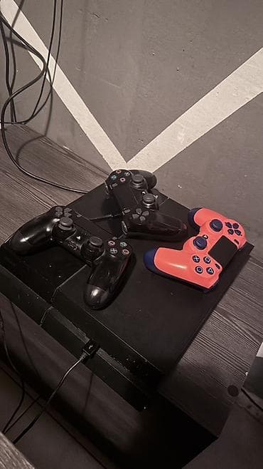 far cry 4: Продаю PS4 (Fat) в отличном состоянии. ✔️ Память: 500 ГБ ✔️ Цвета — 2