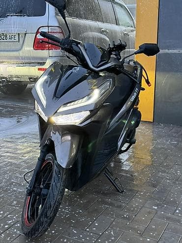 скутеры 125 кубов: 175 куб. см, Бензин, Б/у — 1