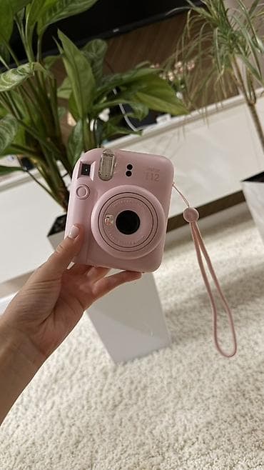Продам фотоаппарат Instax Mini 12 mini💕 В отличном состоянии