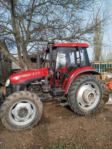 домкрат 5т: Трактор колесный YTO LX954 - Модель: YTO LX954 (надпись на капоте) - — 2