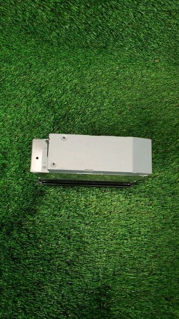 e71: Cd-чейнджер Bmw X5 E70 N62B48 2008 (б/у) ​ Марка: BMW Модель: X5 Год — 5