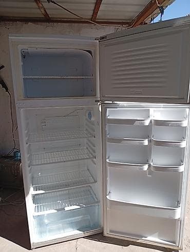 Холодильник Beko, Б/у, Двухкамерный, De frost (капельный), 70 * 180 *