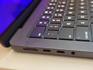 apple vision pro: Для программирования, Б/у, Apple M4 Pro, ОЗУ, RAM: 24 ГБ — 5