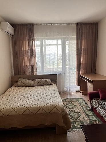 куплю комнату в коммунальной квартире: Сдаётся уютная студия/комната с балконом и полной мебелью. Планировка — 1