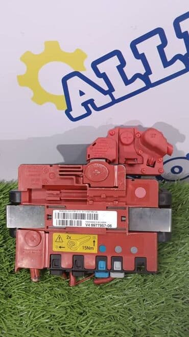 e71: BMW X6 E71, распределитель плюсовой клемы — 1