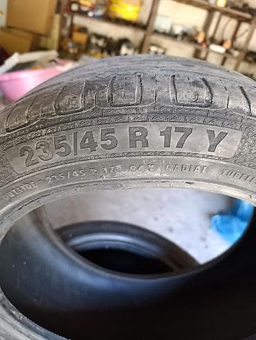 Комплект автомобильных шин 235/45 R17 Y - Тип: радиальные — 1