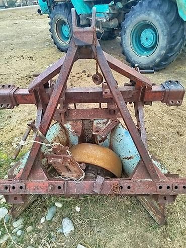 эксковатор токмок: Зерноочиститель зернометатель См-4 Отвал-рыхлитель (V-образный) для — 1